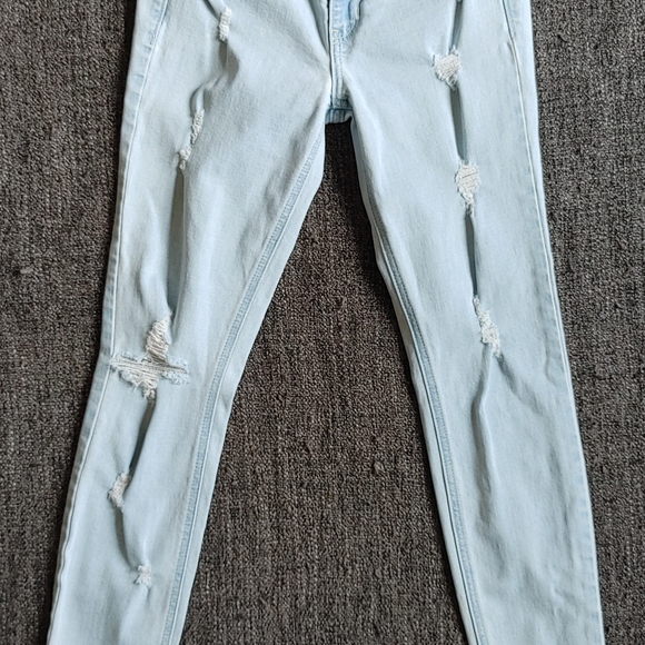 Hollister Jeans - Picture 3 of 5